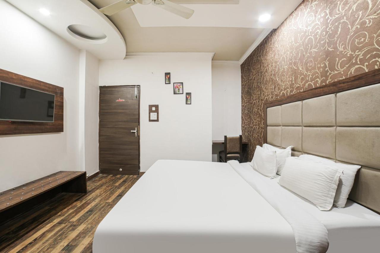 Townhouse Hollywood Heights Hotell Amritsar Exteriör bild