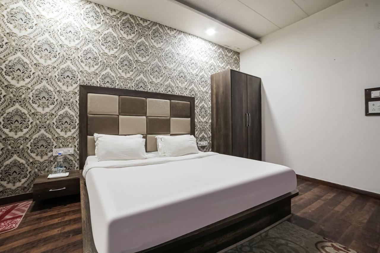 Townhouse Hollywood Heights Hotell Amritsar Exteriör bild