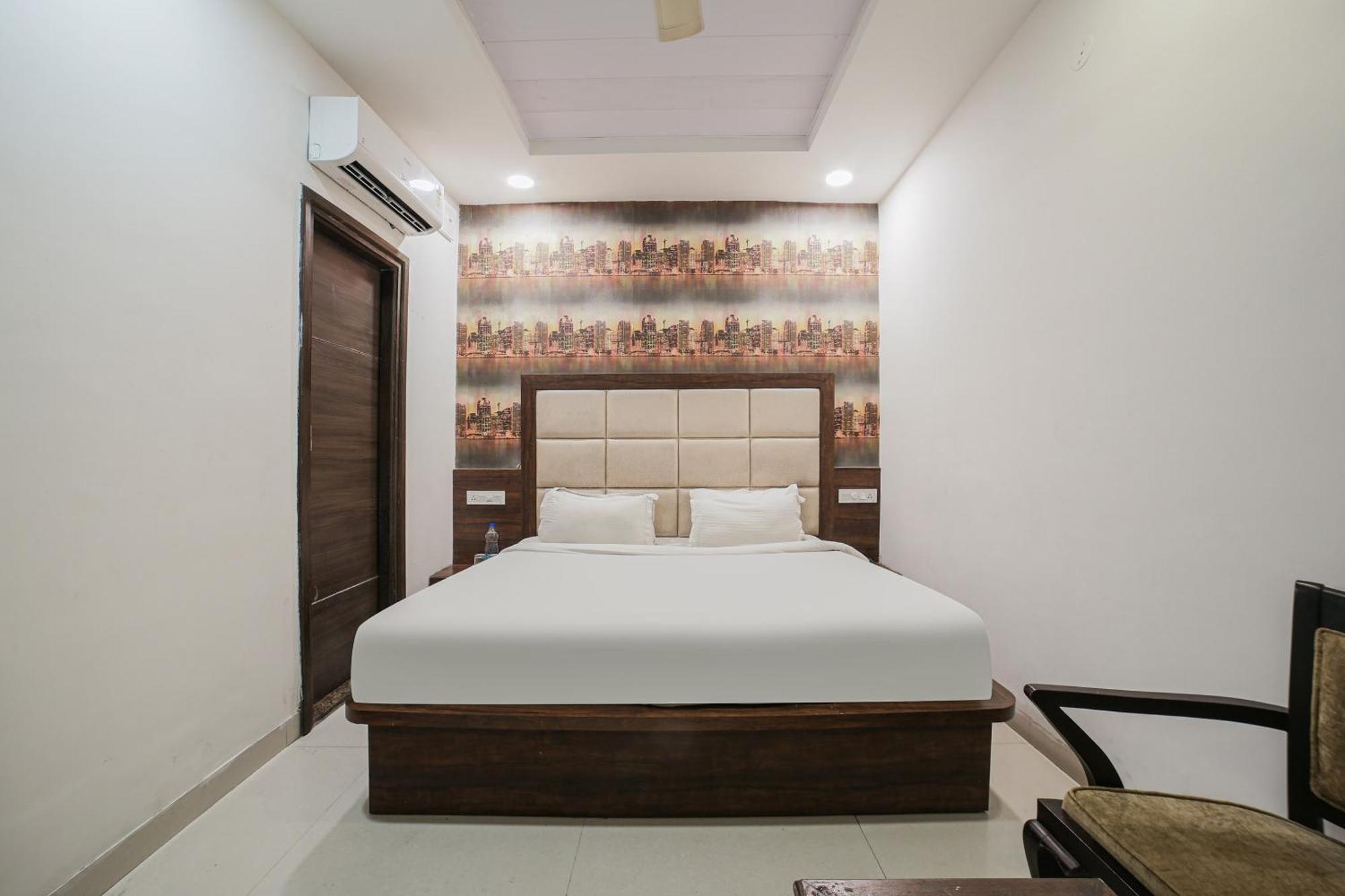 Townhouse Hollywood Heights Hotell Amritsar Exteriör bild