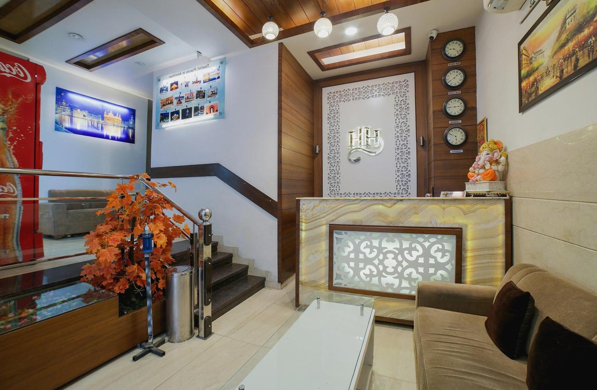 Townhouse Hollywood Heights Hotell Amritsar Exteriör bild