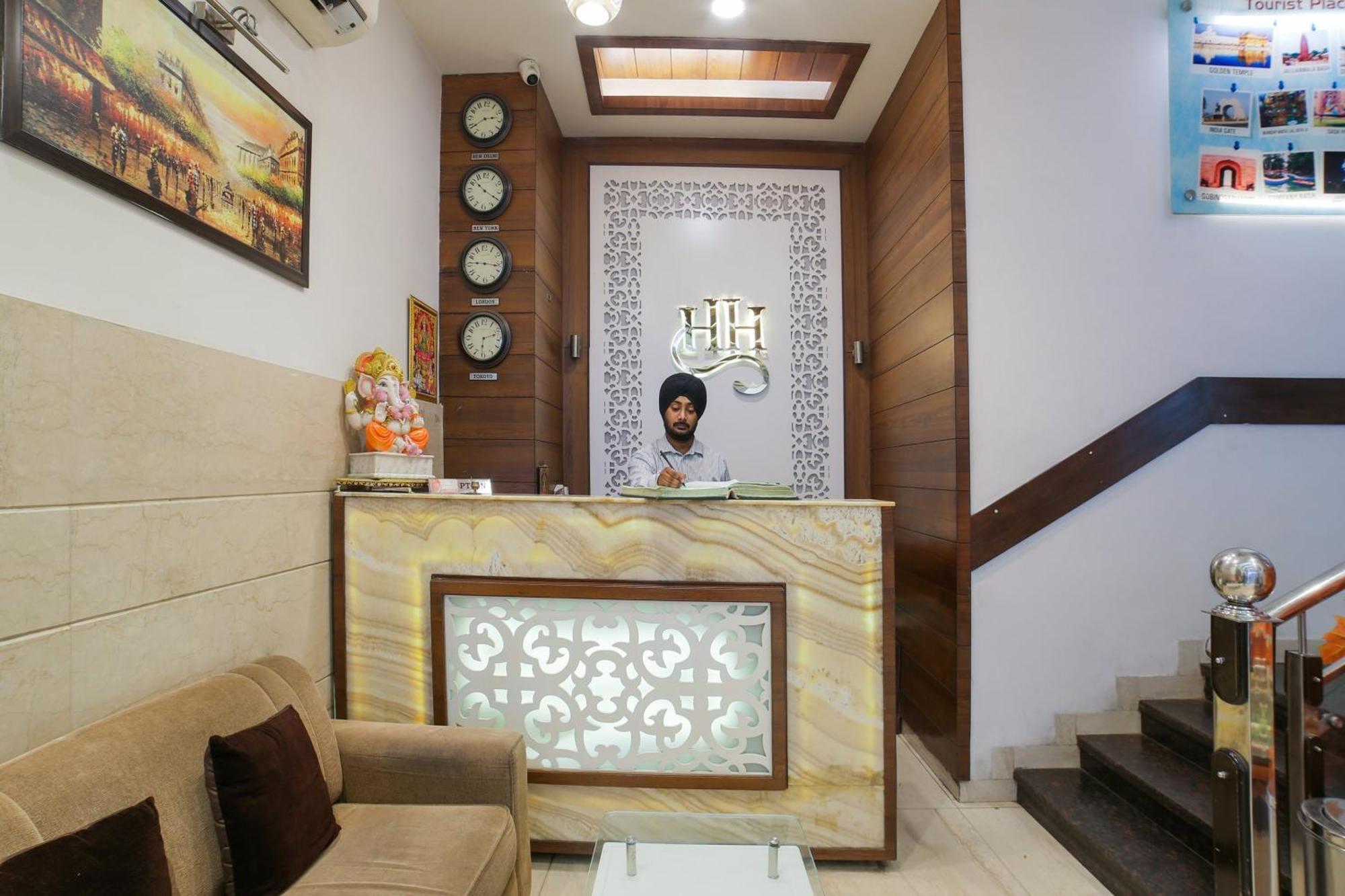 Townhouse Hollywood Heights Hotell Amritsar Exteriör bild