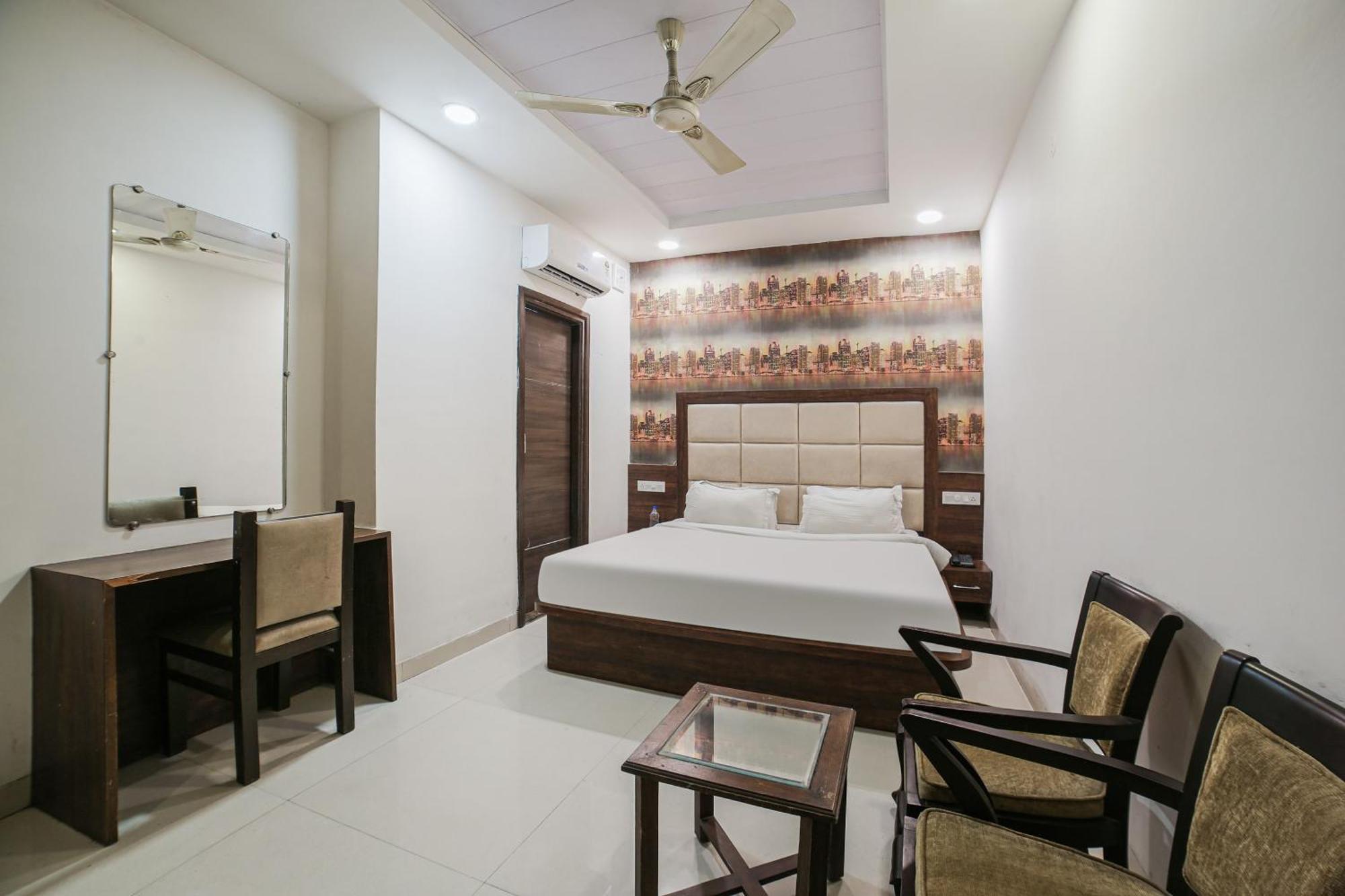 Townhouse Hollywood Heights Hotell Amritsar Exteriör bild