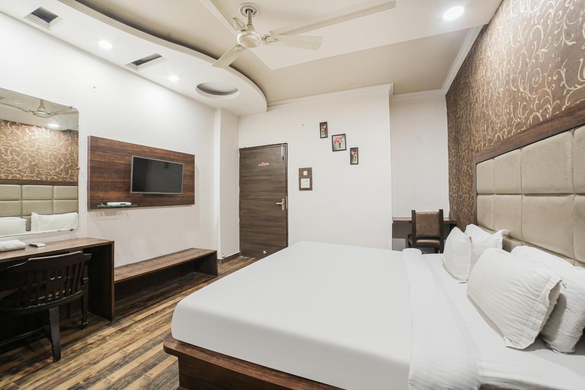 Townhouse Hollywood Heights Hotell Amritsar Exteriör bild