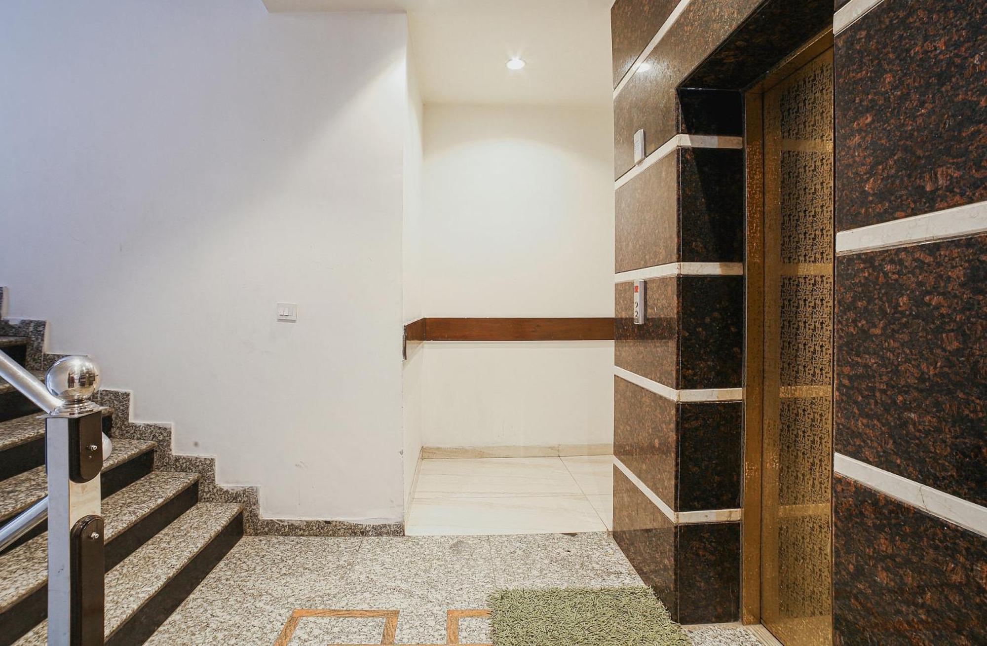Townhouse Hollywood Heights Hotell Amritsar Exteriör bild