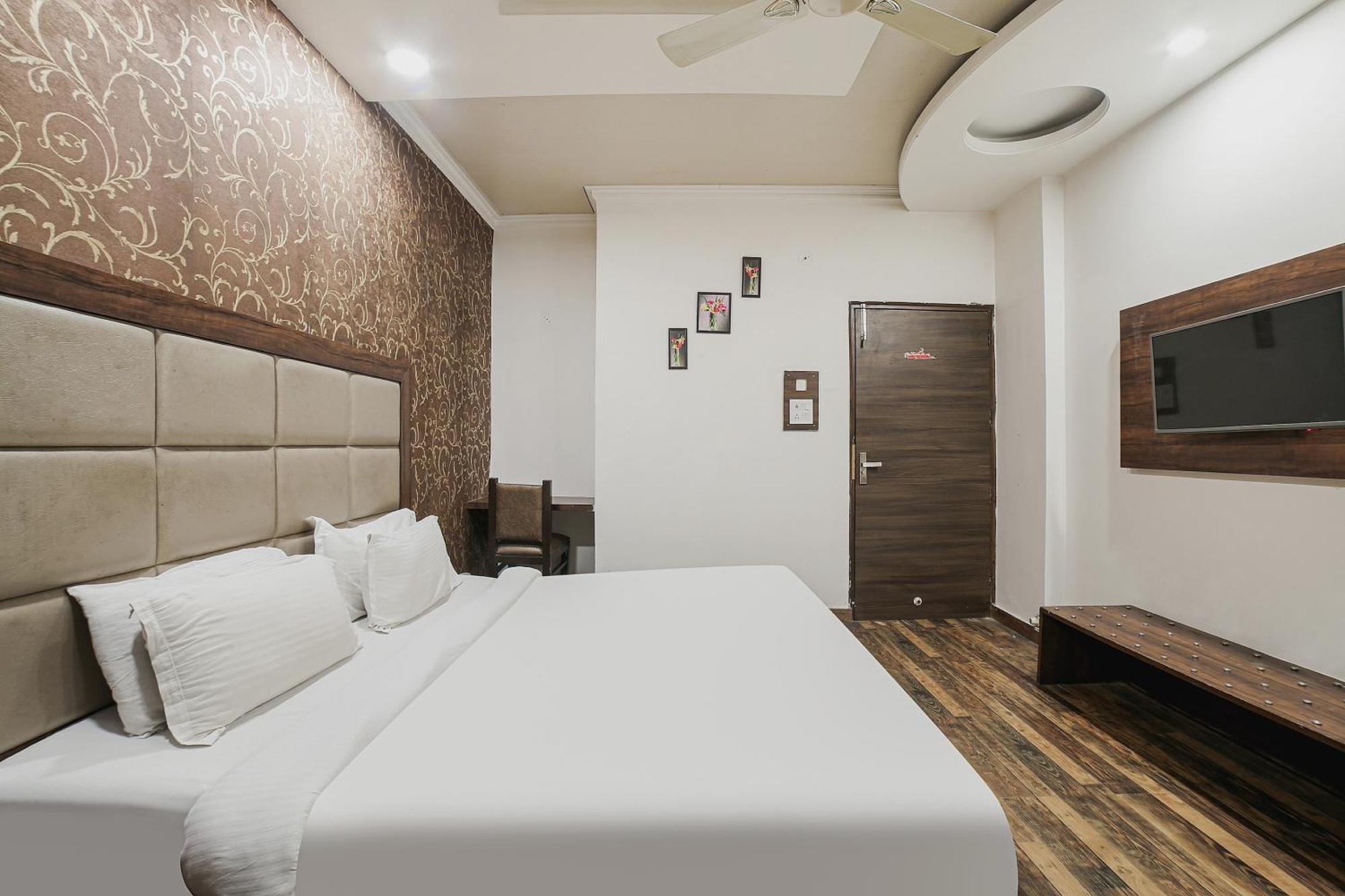 Townhouse Hollywood Heights Hotell Amritsar Exteriör bild