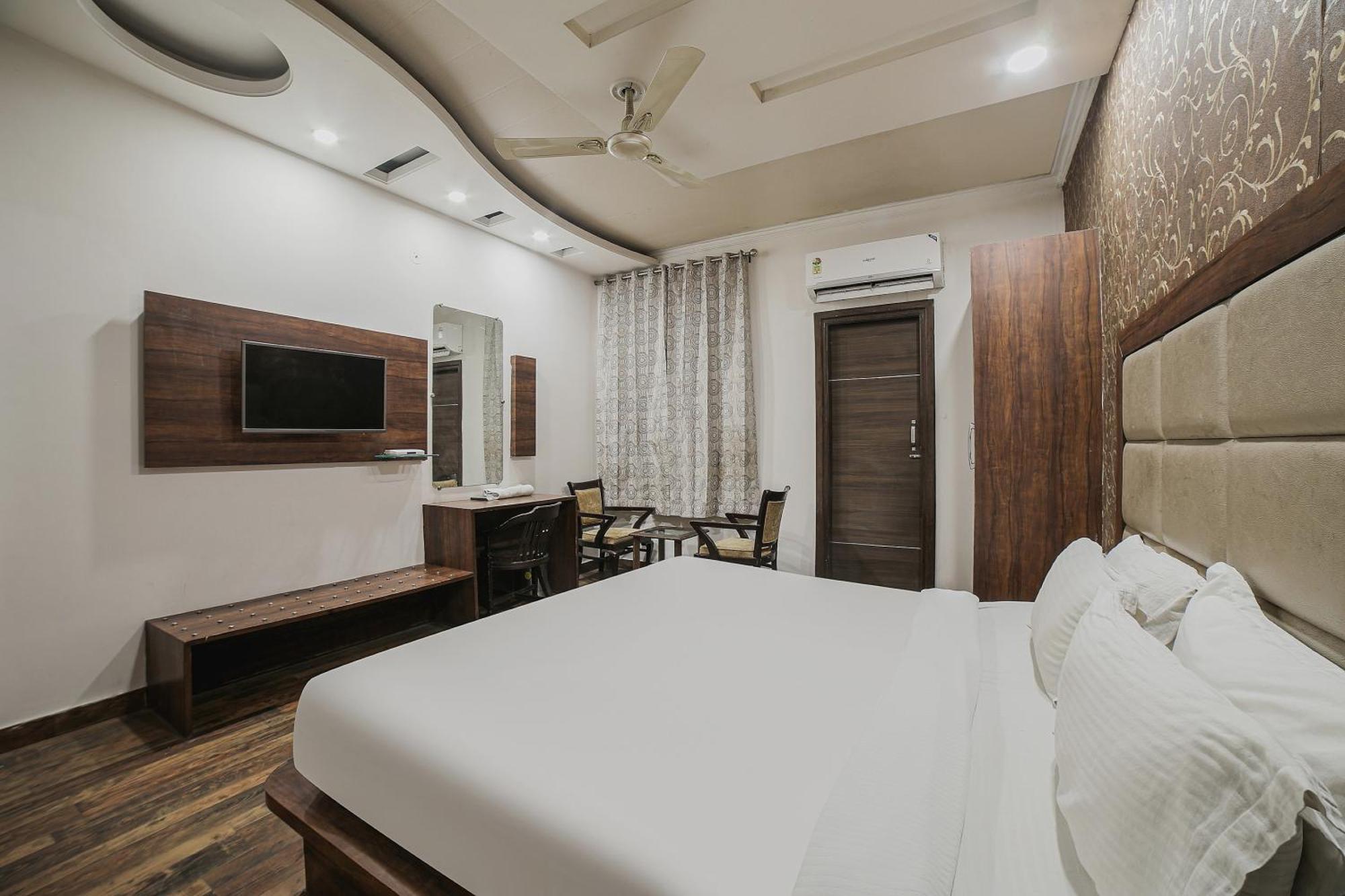 Townhouse Hollywood Heights Hotell Amritsar Exteriör bild